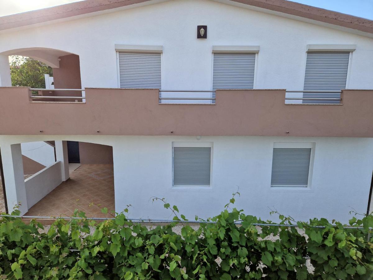 Apartments Ema Vir Extérieur photo