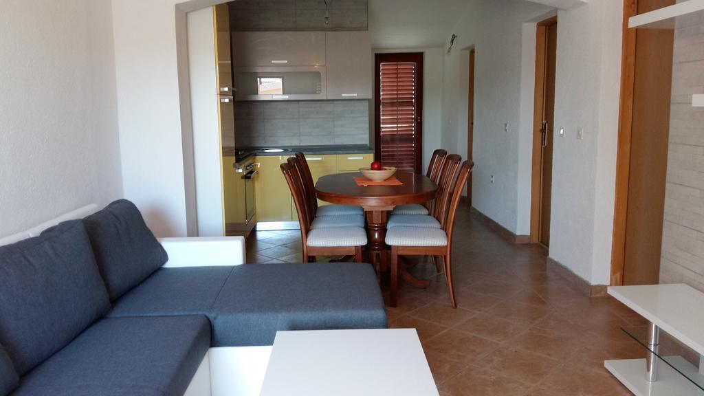 Apartments Ema Vir Extérieur photo