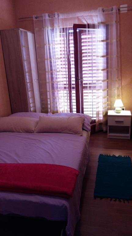 Apartments Ema Vir Extérieur photo