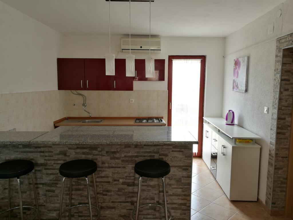 Apartments Ema Vir Extérieur photo